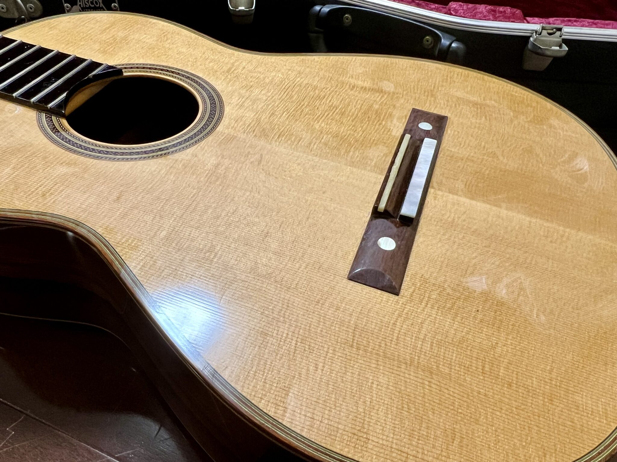 PW-PL-01を使用したギターの表面板